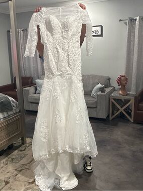 Source Unknown White Lace Long-Sleeve Wedding Dress